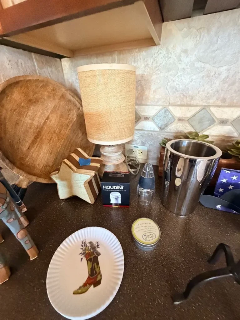 Item from the October Spectacular in Surprise with Busy Bees! estate sale in Surprise, AZ