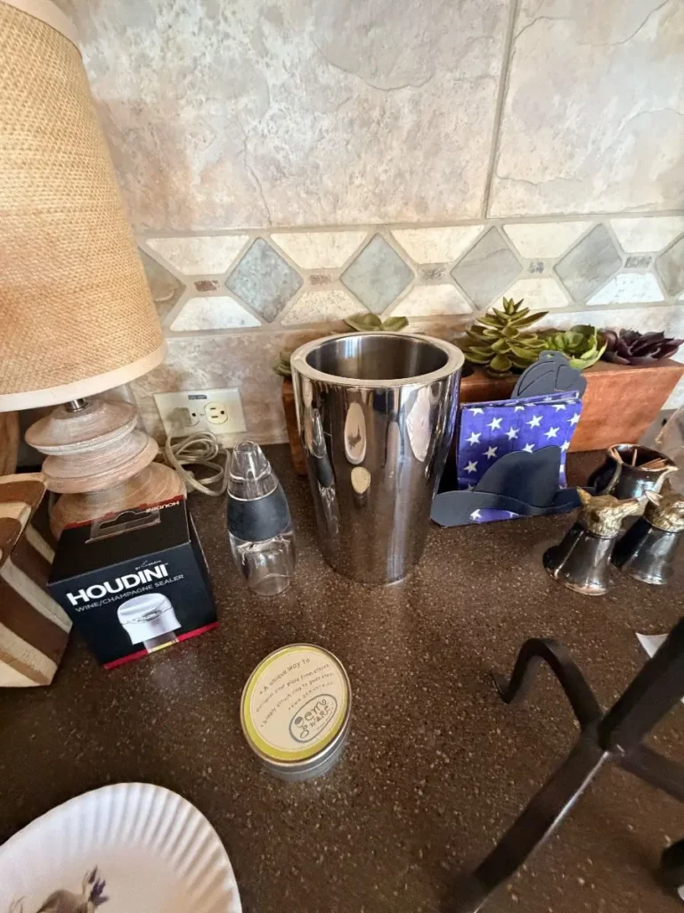 Item from the October Spectacular in Surprise with Busy Bees! estate sale in Surprise, AZ