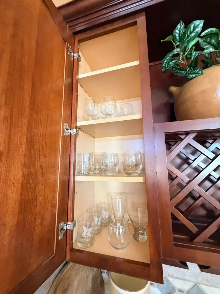 Item from the October Spectacular in Surprise with Busy Bees! estate sale in Surprise, AZ