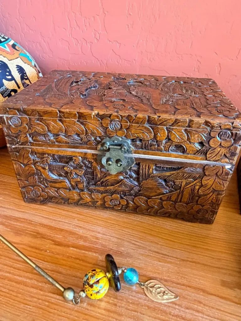 Item from the October Spectacular in Surprise with Busy Bees! estate sale in Surprise, AZ