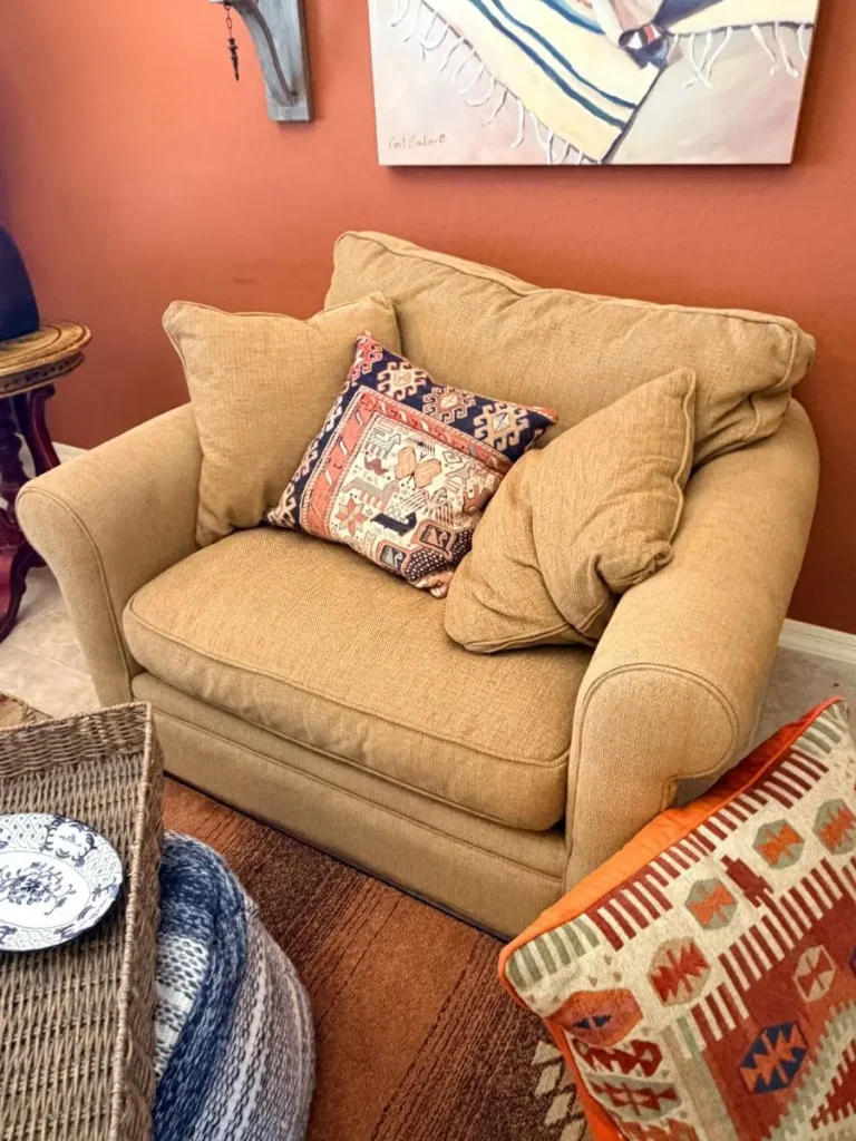 Item from the October Spectacular in Surprise with Busy Bees! estate sale in Surprise, AZ