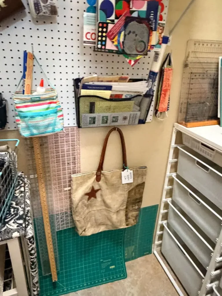 Item from the October Spectacular in Surprise with Busy Bees! estate sale in Surprise, AZ
