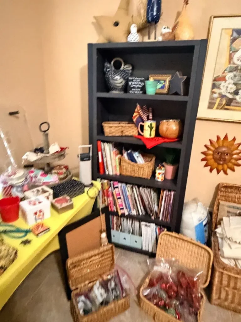 Item from the October Spectacular in Surprise with Busy Bees! estate sale in Surprise, AZ