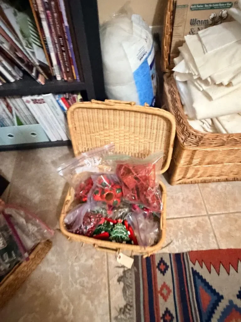 Item from the October Spectacular in Surprise with Busy Bees! estate sale in Surprise, AZ