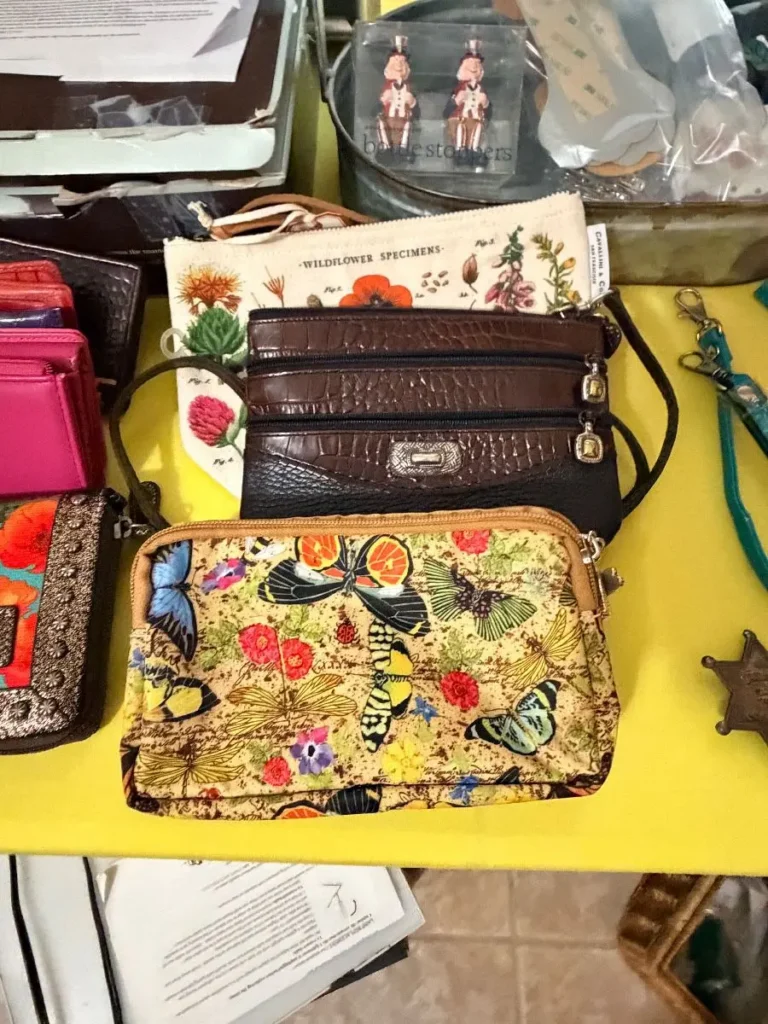 Item from the October Spectacular in Surprise with Busy Bees! estate sale in Surprise, AZ