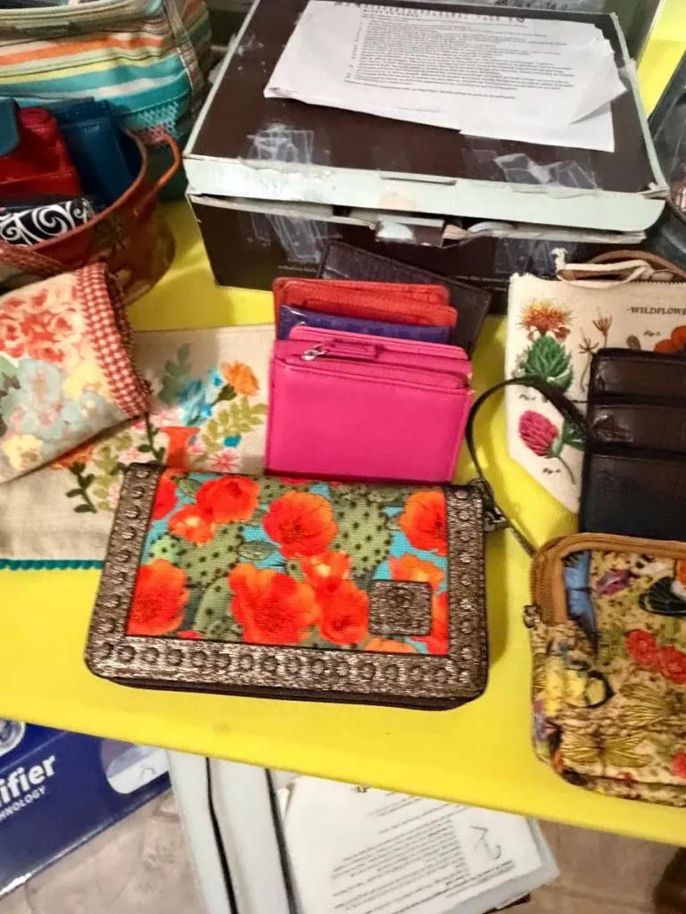 Item from the October Spectacular in Surprise with Busy Bees! estate sale in Surprise, AZ