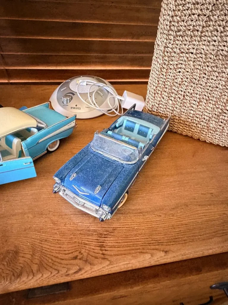Item from the October Spectacular in Surprise with Busy Bees! estate sale in Surprise, AZ