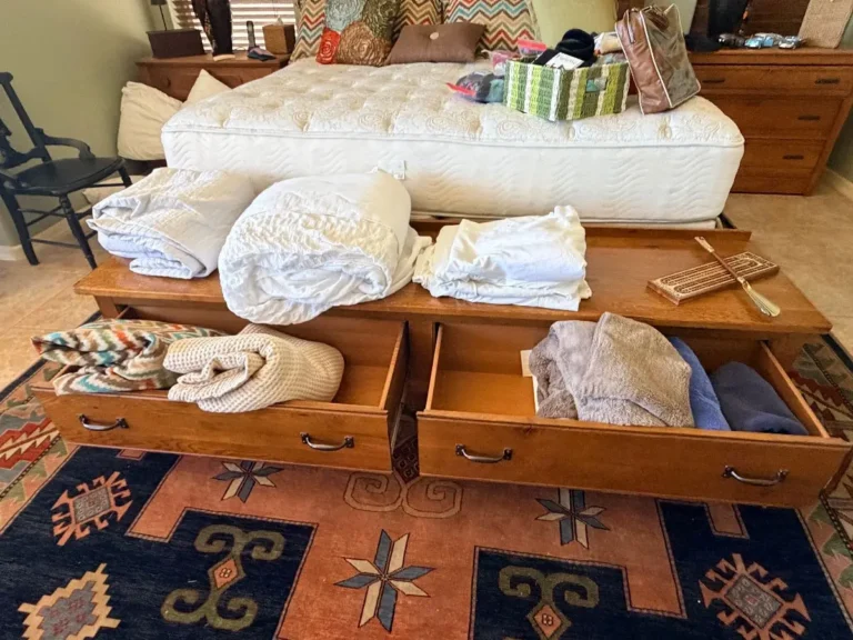 Item from the October Spectacular in Surprise with Busy Bees! estate sale in Surprise, AZ
