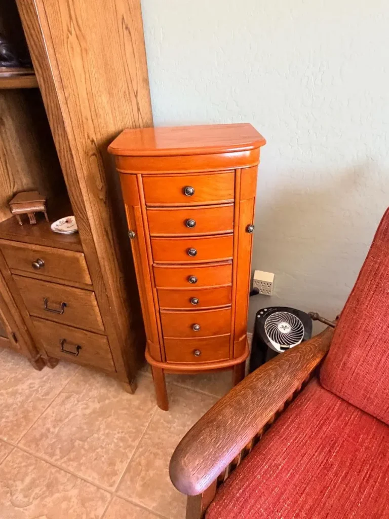 Item from the October Spectacular in Surprise with Busy Bees! estate sale in Surprise, AZ