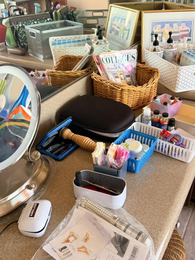 Item from the October Spectacular in Surprise with Busy Bees! estate sale in Surprise, AZ