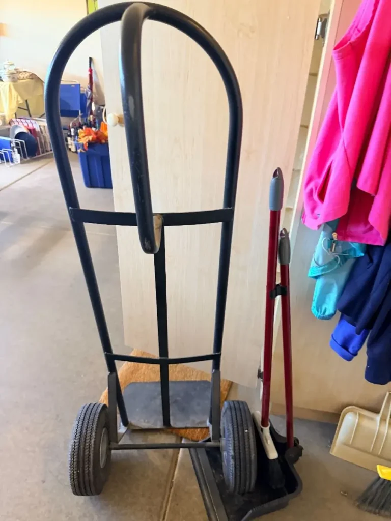 Item from the October Spectacular in Surprise with Busy Bees! estate sale in Surprise, AZ