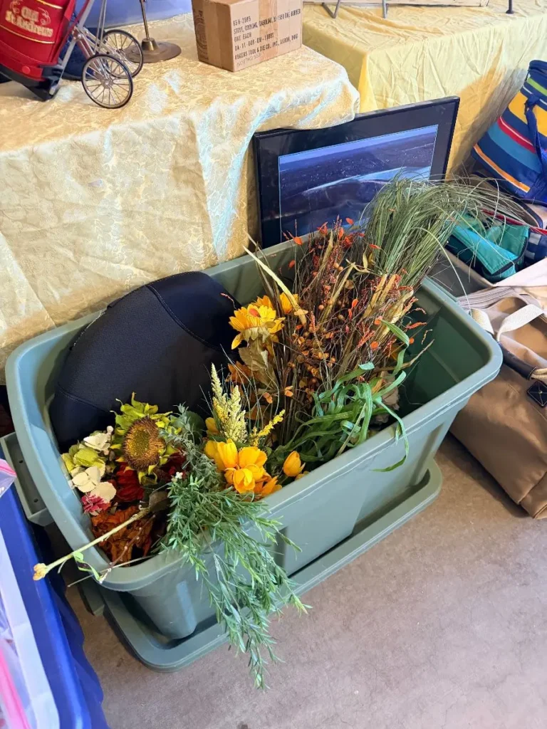 Item from the October Spectacular in Surprise with Busy Bees! estate sale in Surprise, AZ