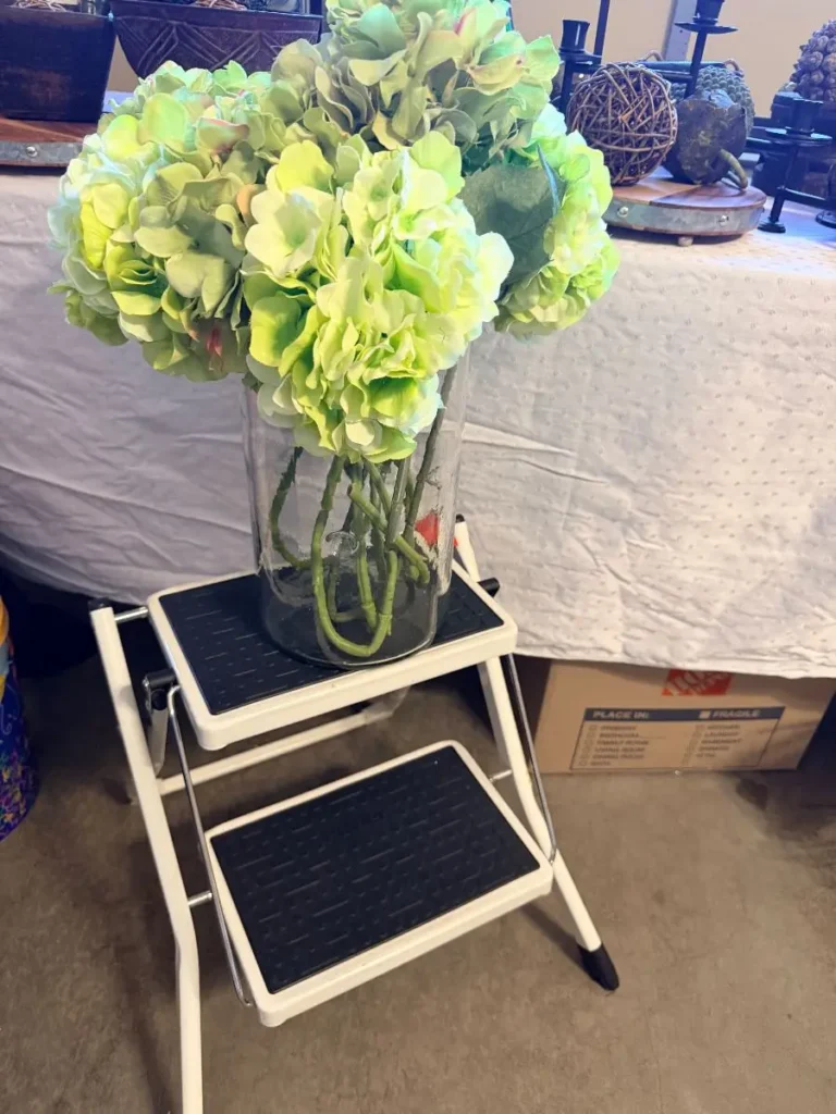 Item from the October Spectacular in Surprise with Busy Bees! estate sale in Surprise, AZ