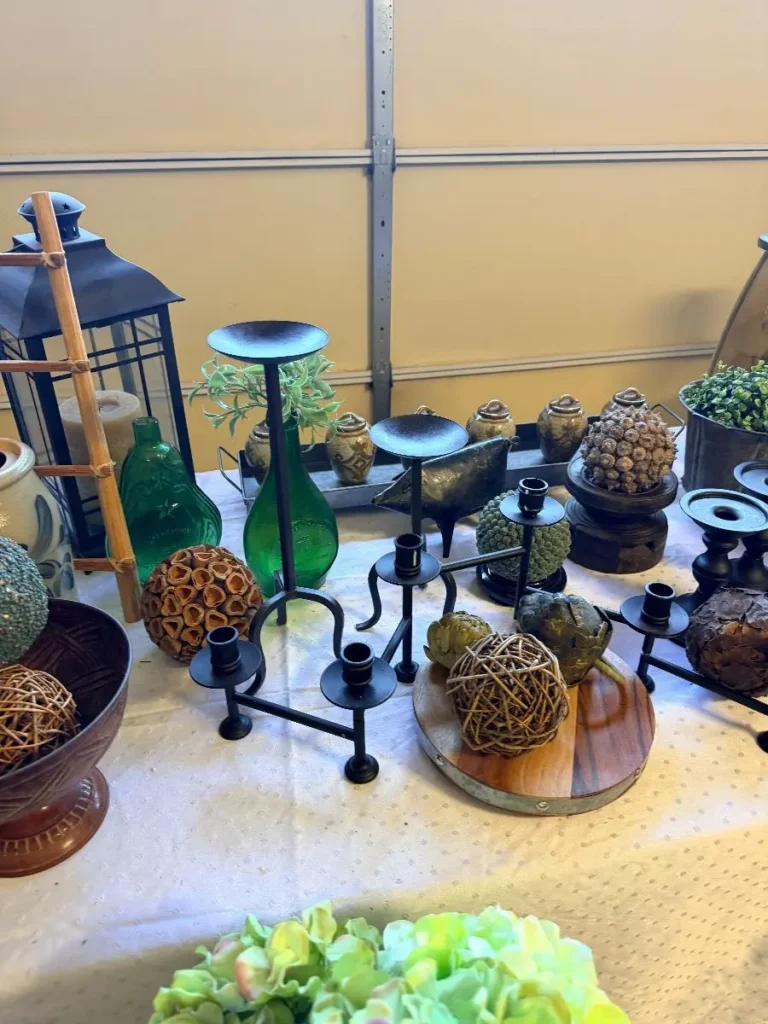 Item from the October Spectacular in Surprise with Busy Bees! estate sale in Surprise, AZ