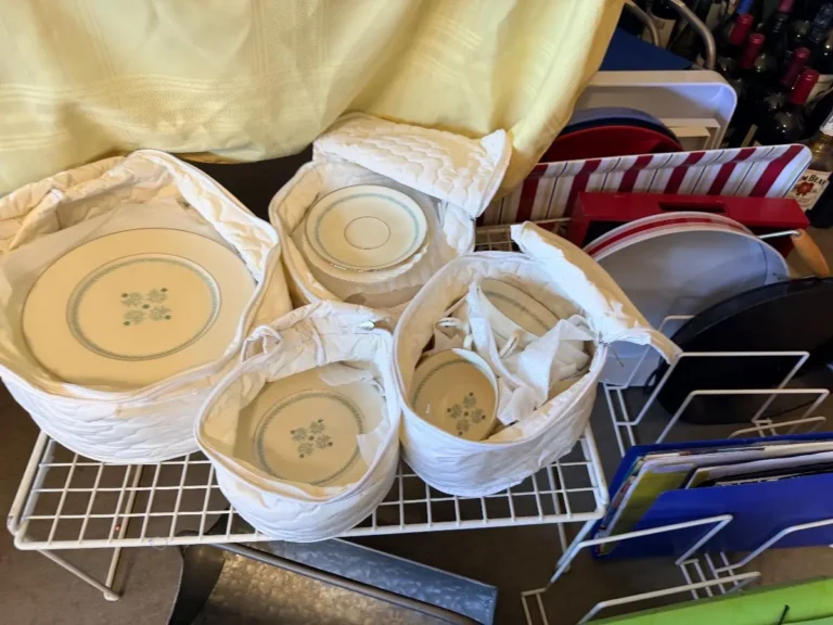 Item from the October Spectacular in Surprise with Busy Bees! estate sale in Surprise, AZ