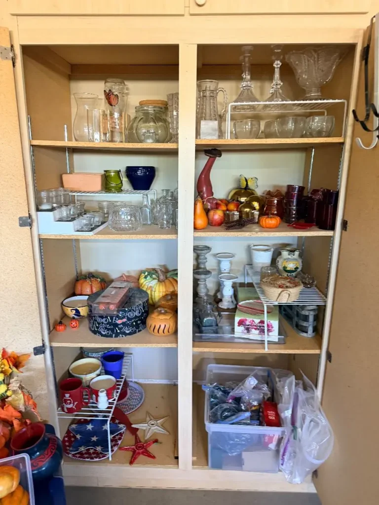 Item from the October Spectacular in Surprise with Busy Bees! estate sale in Surprise, AZ