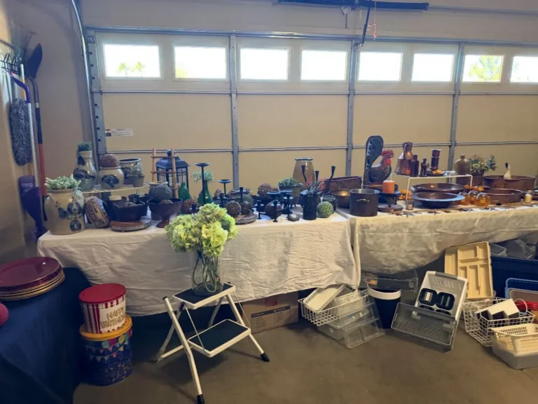 Item from the October Spectacular in Surprise with Busy Bees! estate sale in Surprise, AZ