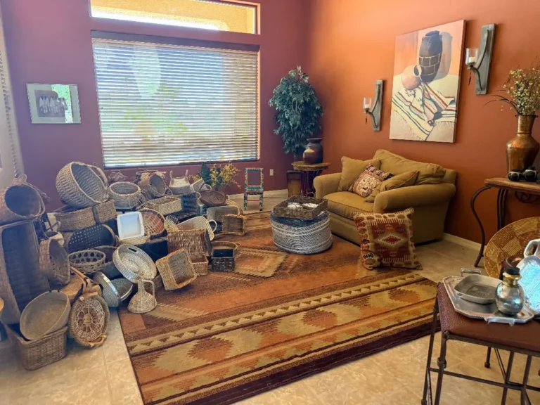 Item from the October Spectacular in Surprise with Busy Bees! estate sale in Surprise, AZ