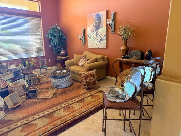Item from the October Spectacular in Surprise with Busy Bees! estate sale in Surprise, AZ